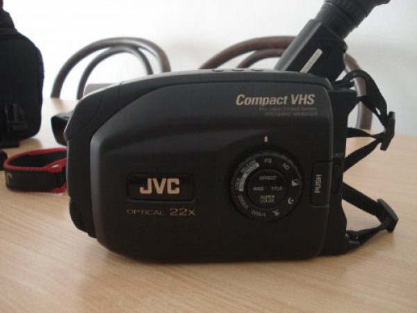 CAMARA FILMADORA JVC COMPACT VHS