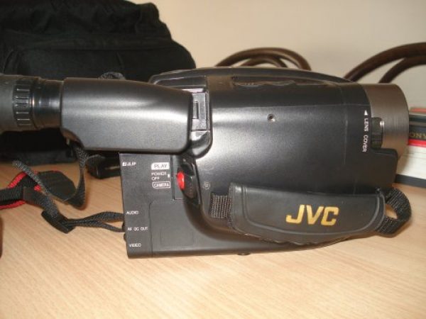 CAMARA FILMADORA JVC COMPACT VHS