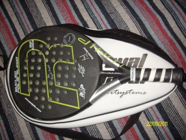 paleta royal padel whip  con funda