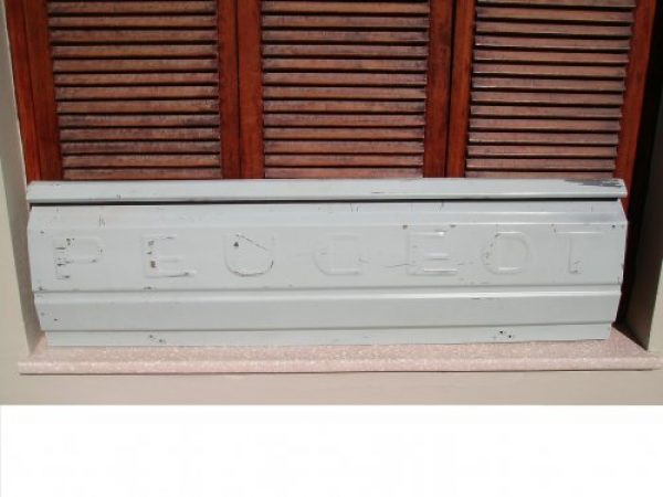 PORTON TRASERO PEUGEOT 504 NUEVO!!!