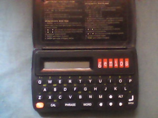 Traductor y calculadora Bilingue Genius 