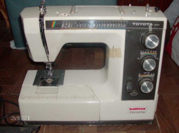 Maquina de Coser TOYOTA Knittax 9800