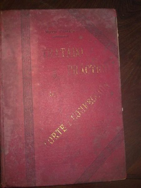 Libro antiguo de corte y confeccion