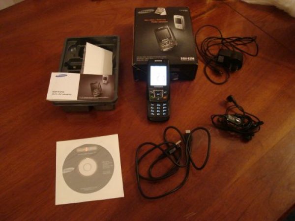 SAMSUNG E 256 - PARA CLARO . COMO NUEVO