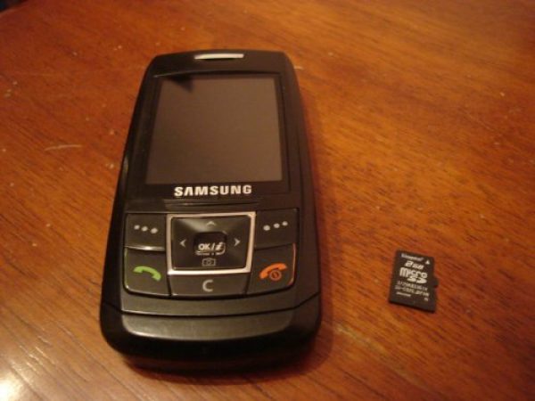 SAMSUNG E 256 - PARA CLARO . COMO NUEVO