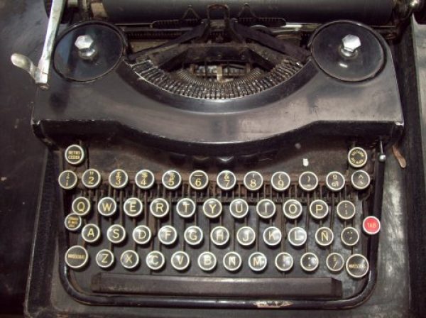 MAQUINA DE ESCRIBIR REMINGTON RAND