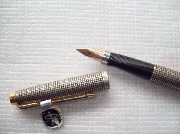 lapicera PARKER sterling cuadrille plata