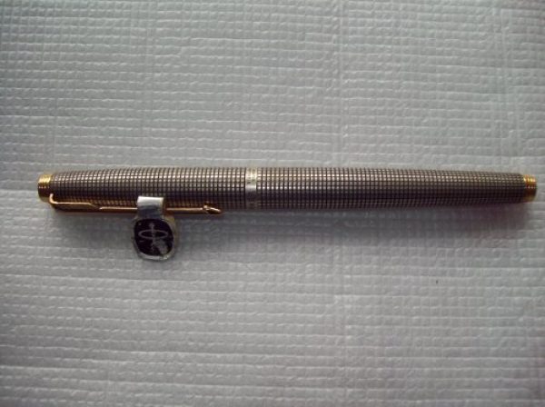 lapicera PARKER sterling cuadrille plata