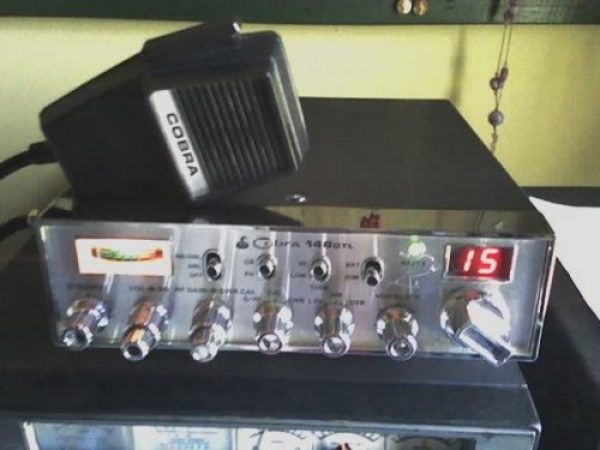 Equipo de HF banda ciudadana 10 y 11 mts