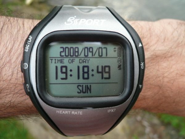 RELOJ ENTRENADOR GPS CON BANDA CARDIO