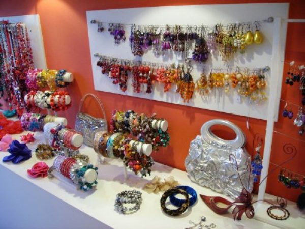 VENDO EXHIBIDORES PARA BIJOUTERIE