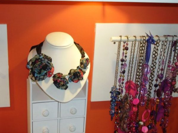 VENDO EXHIBIDORES PARA BIJOUTERIE
