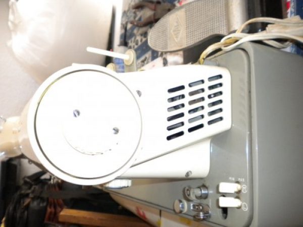maquina de coser "Necchi"Mark II