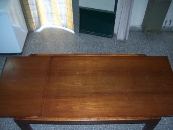 EXELENTE MESA PARA 6 Y 8 PERSONAS 