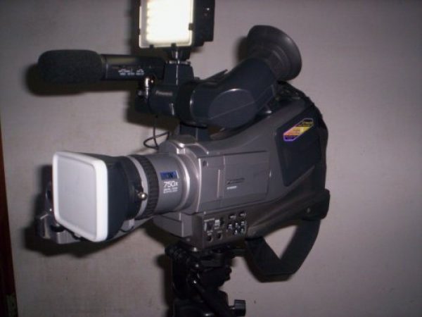 Filmadora Panasonic MD9000( profesional)