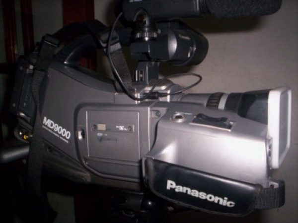 Filmadora Panasonic MD9000( profesional)