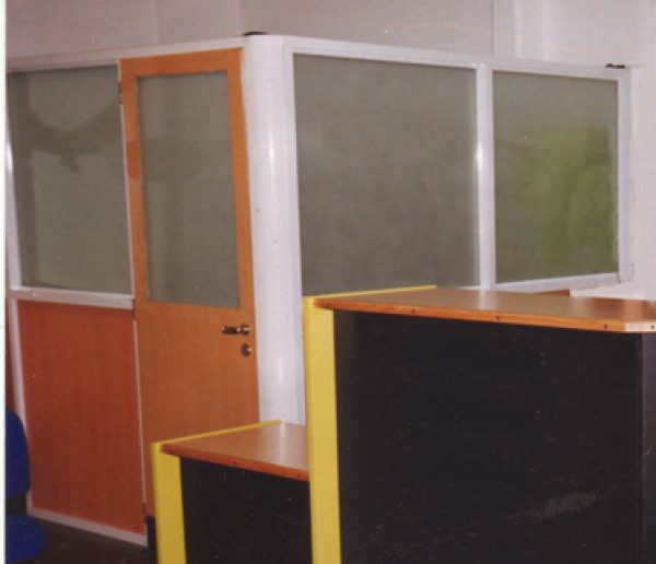 Estructura Divisoria de Aluminio Macizo