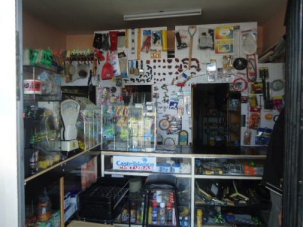 VENDO FERRETERIA
