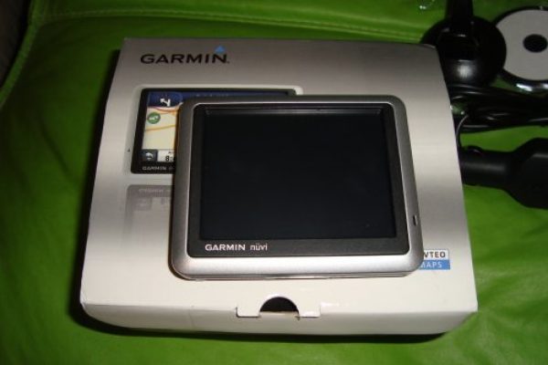 GPS GARMIN Nuvi 1200 + ACCESORIOS NUEVO!