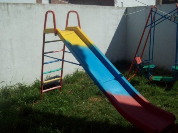 TOBOGAN DE JARDIN EXCELENTE ESTADO