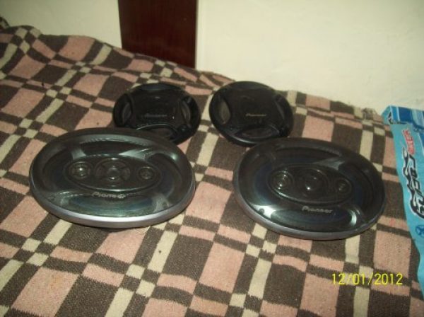 4 parlantes PIONNER 