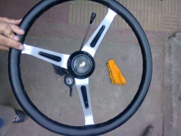 VENDO!! volante y columna direc TORINO  