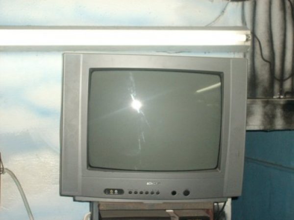 Vendo TV. Admiral 20� pulgadas en Lan&uacute;s