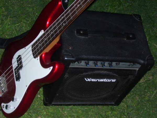 Bajo + amplificador excelente estado