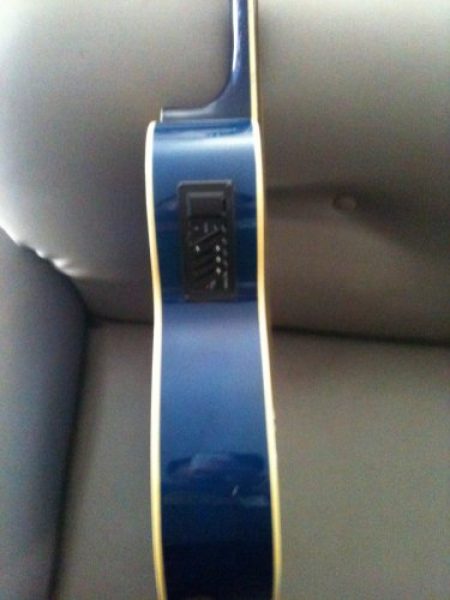 Guitarra Accord electroacustica