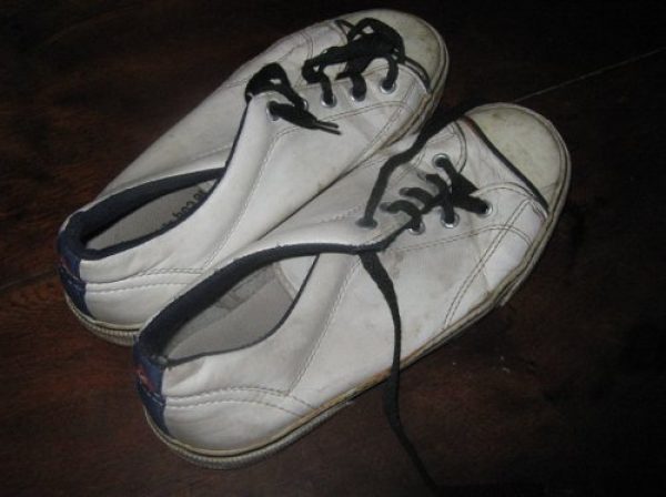 LOTE ZAPATILLAS Y CAMPERA
