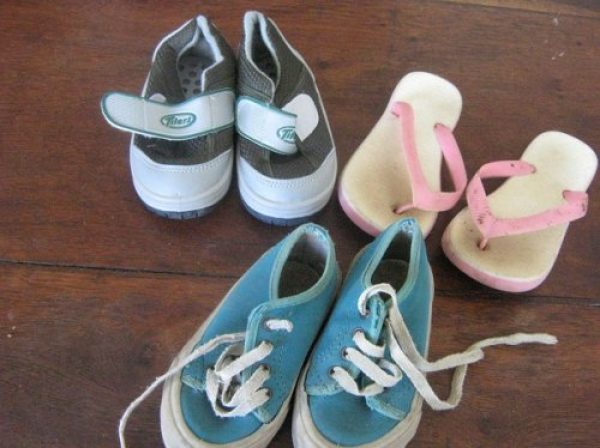 LOTE ZAPATILLAS DE NI&Ntilde;O UNISEX