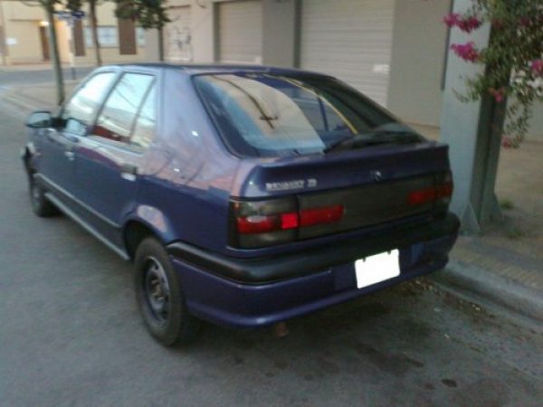 Renault 19