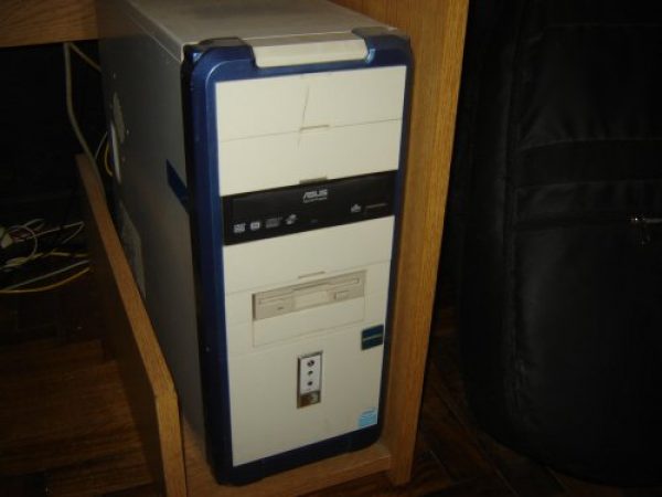 PENTIUM 4 2.66 GHS 1GIGA RAM
