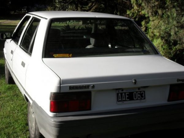 Renault 9