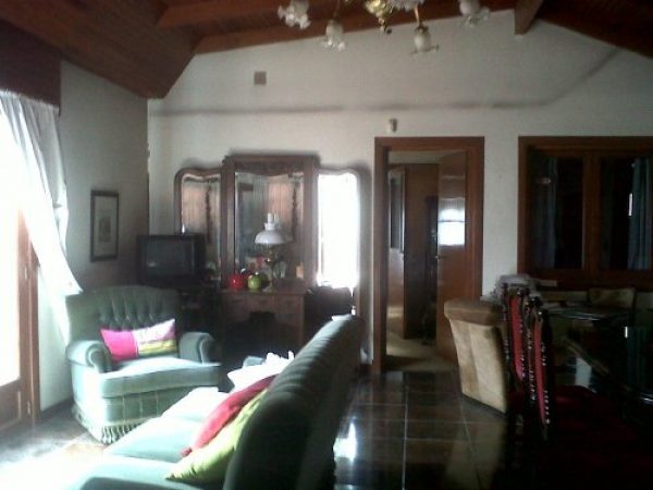 CASA 4 DORMITORIOS GRAN PILETA SEMIC�NTR