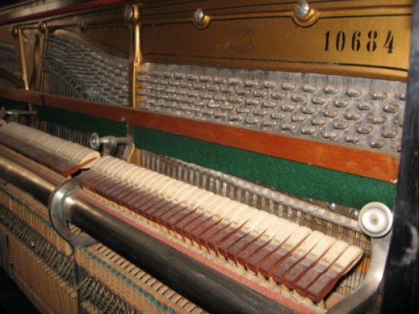 piano alem&aacute;n