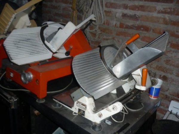 HELADERA MOSTRADOR,CORTADORA FIAMBRE BAL
