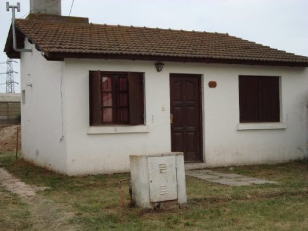 casa 1 dormitorio con pileta, lote10x50