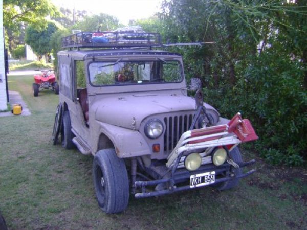 VENDO JEEP IKA CON FALCON
