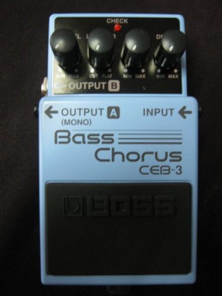 Pedal de chorus para bajo Boss 