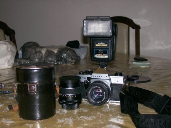 VENDO CAMARA 35MM COMPLETA