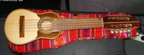 Charango Sojing