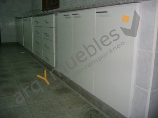 Mueble de cocina - Frente bajo mesada