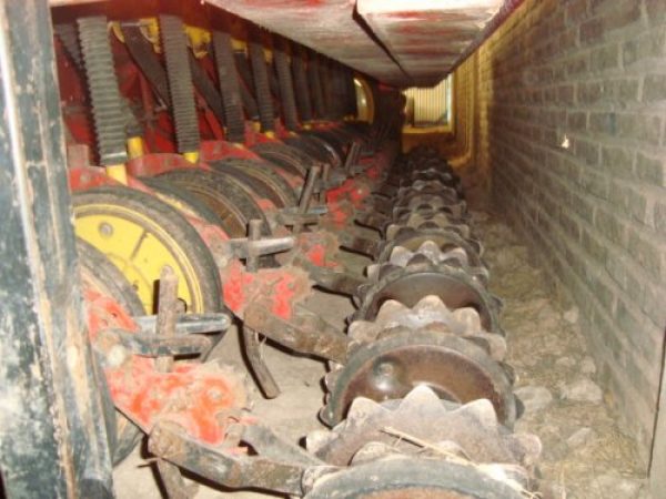 Sembradora Bertini 10000 ROJA con KIT 