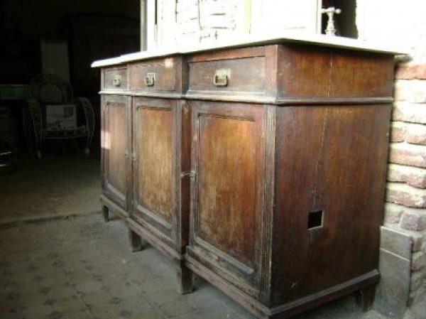 Importante mueble antiguo para ba&ntilde;o