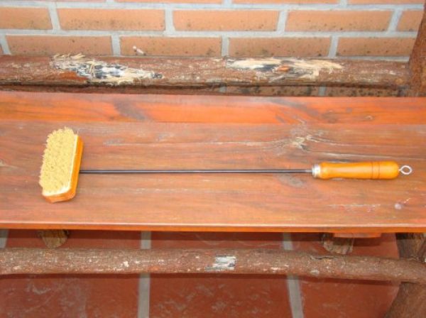 CEPILLO PARA PARRILLA Y/O HOGAR A LE&Ntilde;A