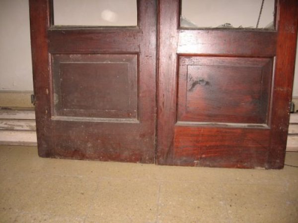 puerta antigua doble hoja de cedro