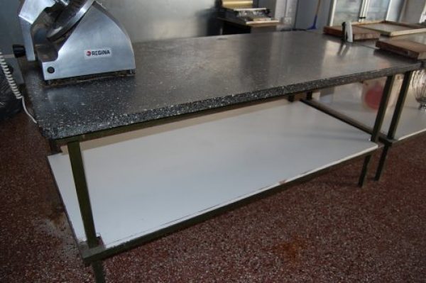 Mesa de trabajo de granito