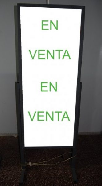 Cartel tipo backlight - Totem