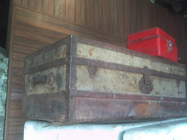 VENDO 2 BAULES DE MADERA 